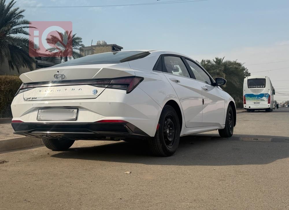 هیۆندای ئەلەنترا